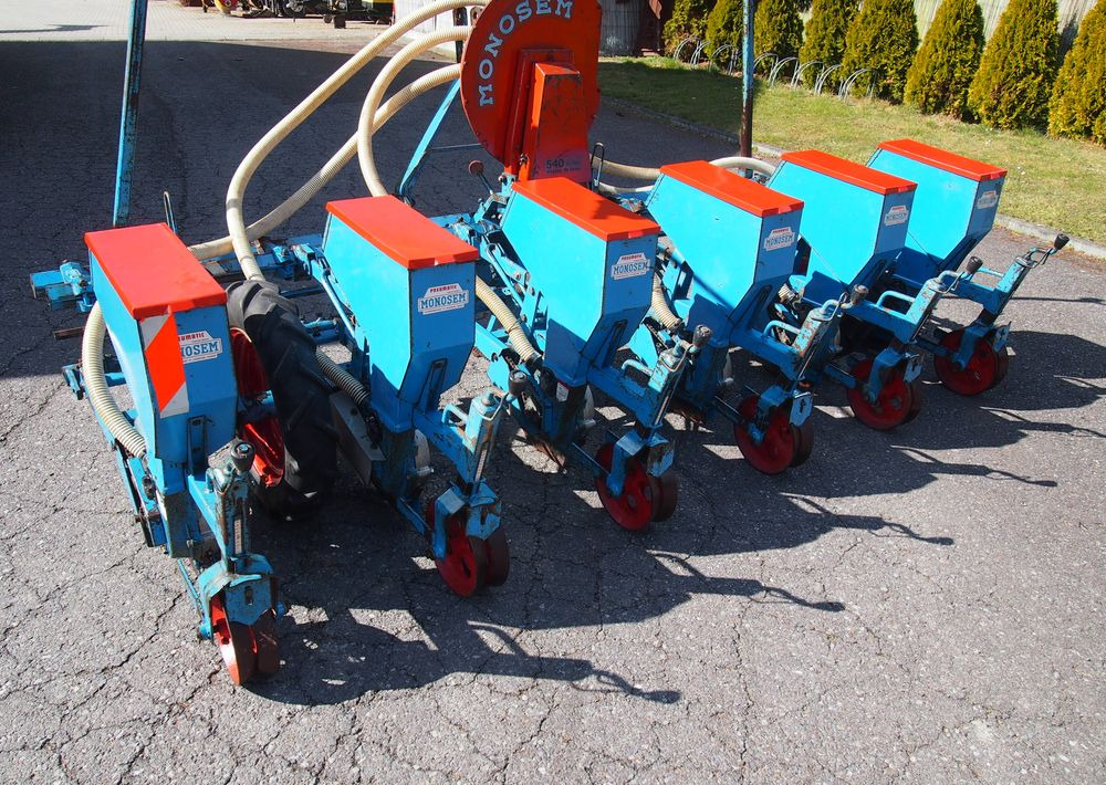 Siewnik Monosem do kukurydzy ,buraków i słonecznika - Penabur presisi: gambar 1 Siewnik Monosem do kukurydzy ,buraków i słonecznika - Penabur presisi: gambar 1
