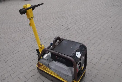 Ubijarka Wacker 4045 2011 - Pelat getar: gambar 1 Ubijarka Wacker 4045 2011 - Pelat getar: gambar 1