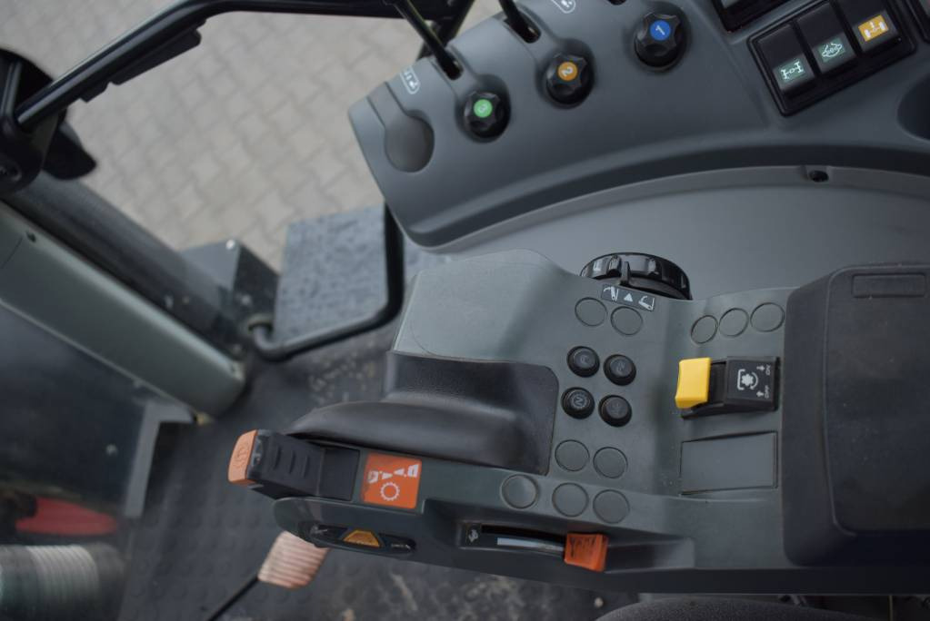 Traktor Claas Arion 630: gambar 16