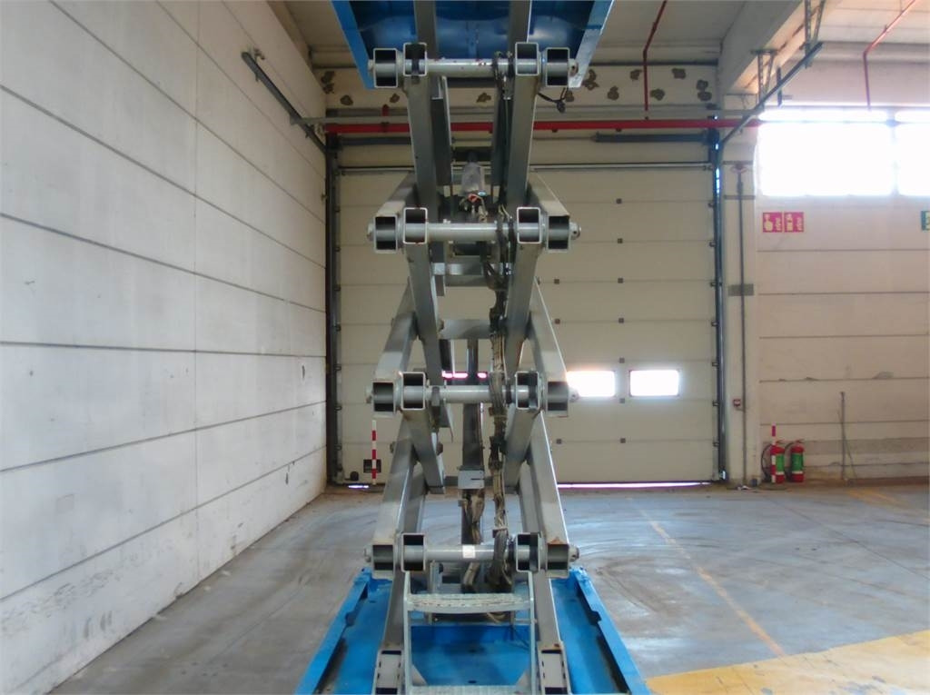 Scissor lifts Genie GS3246: gambar 6 Scissor lifts Genie GS3246: gambar 6