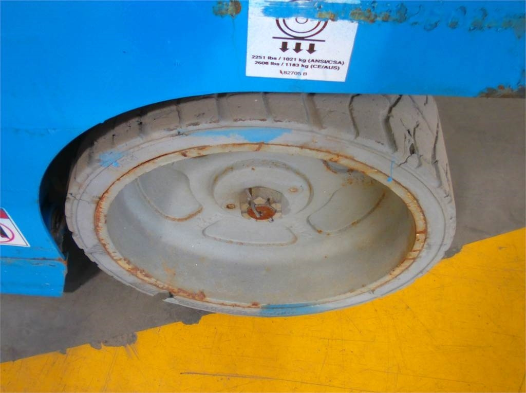 Scissor lifts Genie GS3246: gambar 14 Scissor lifts Genie GS3246: gambar 14