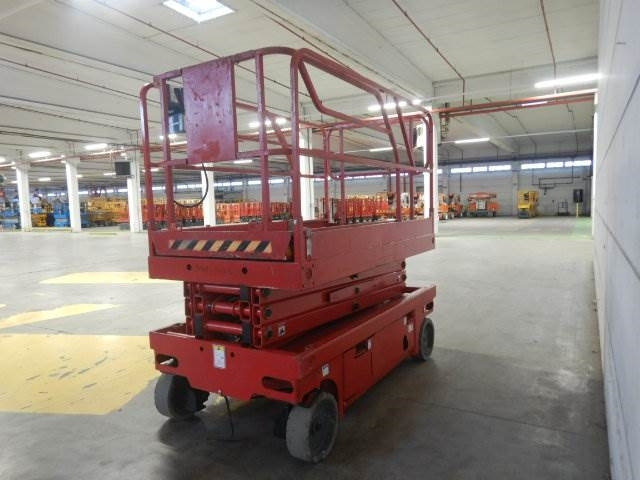 Haulotte Compact 10 - Scissor lifts: gambar 4 Haulotte Compact 10 - Scissor lifts: gambar 4
