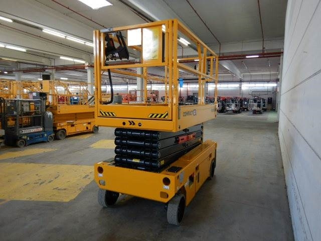 Haulotte Compact 12 AE - Scissor lifts: gambar 4 Haulotte Compact 12 AE - Scissor lifts: gambar 4