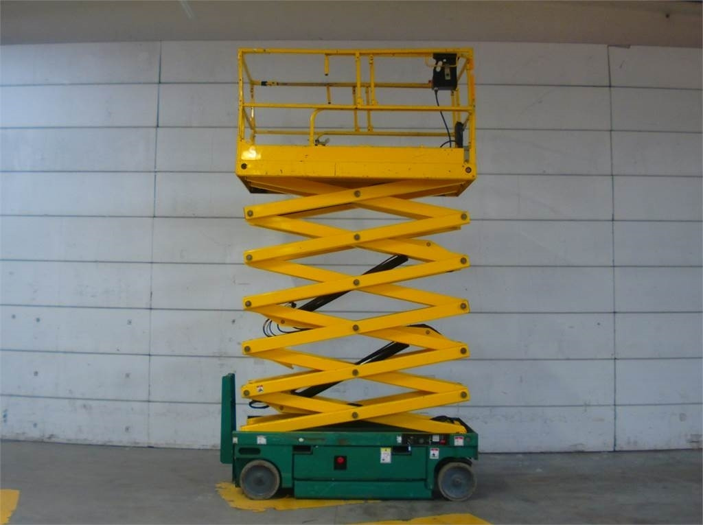 Haulotte Compact 14 - Scissor lifts: gambar 4 Haulotte Compact 14 - Scissor lifts: gambar 4