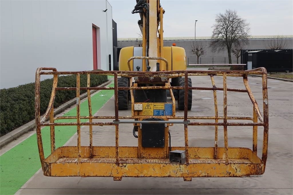 Boom artikulasi Haulotte HA260PX: gambar 10