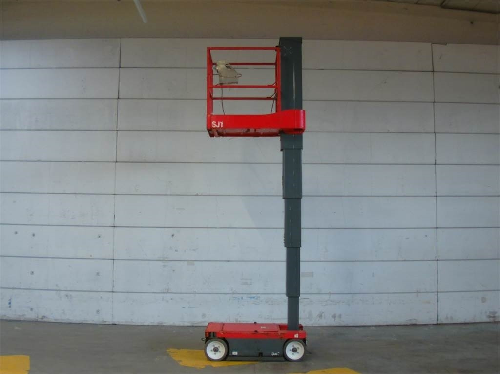 SkyJack SJ16 - Lift tiang vertikal: gambar 5 SkyJack SJ16 - Lift tiang vertikal: gambar 5