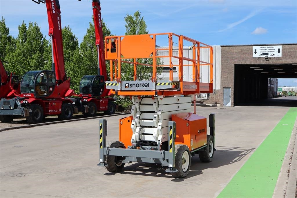 Snorkel S3970RTE - Scissor lifts: gambar 4 Snorkel S3970RTE - Scissor lifts: gambar 4