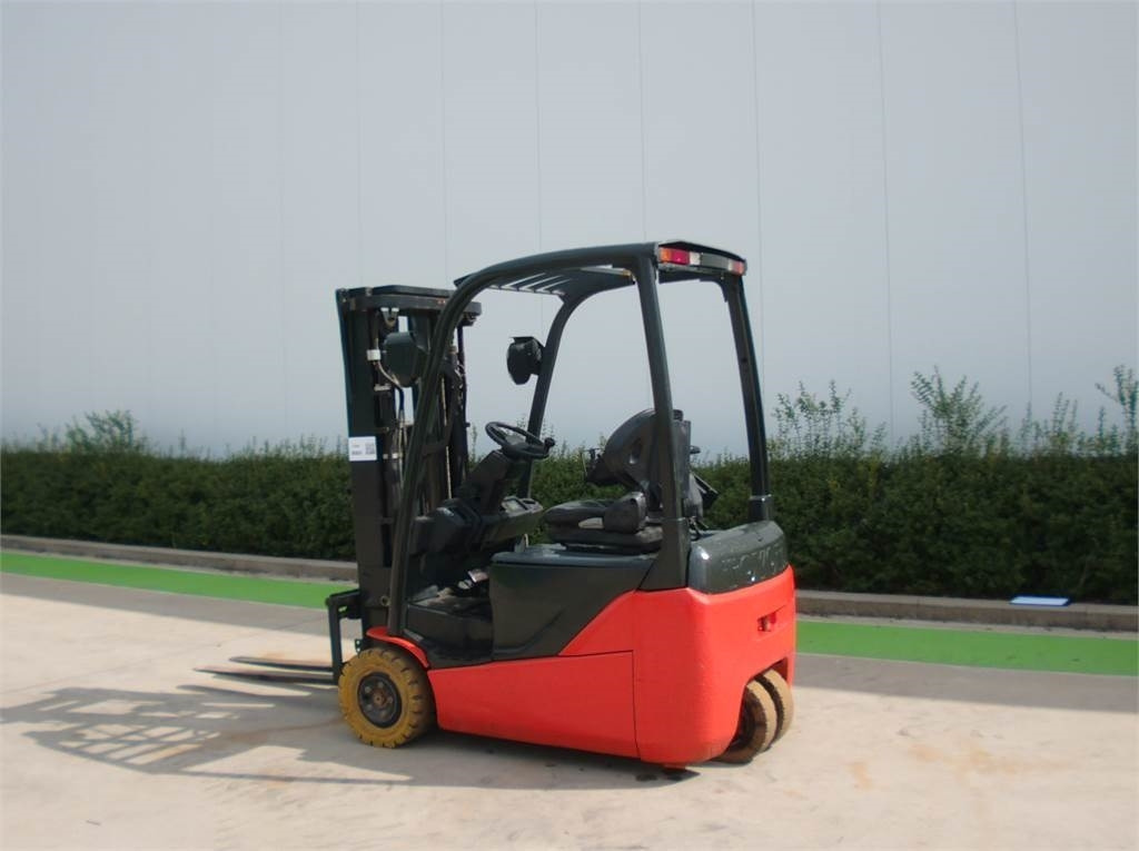 Toyota 8FBEK16T - Forklift listrik: gambar 3 Toyota 8FBEK16T - Forklift listrik: gambar 3