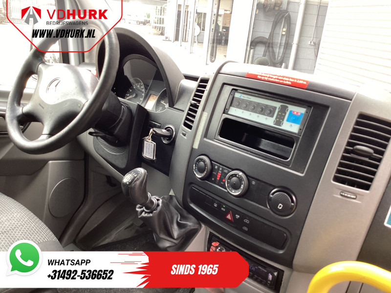 Mercedes-Benz Sprinter 313 2.2 CDI L2H2 €9922 Incl. BTW BPM VRIJ! EXPORT ONLY Combi/ 9 Persoons/ Kombi/ 9P/ Airco/ Rolstoellift - Bus mini, Van penumpang: gambar 3 Mercedes-Benz Sprinter 313 2.2 CDI L2H2 €9922 Incl. BTW BPM VRIJ! EXPORT ONLY Combi/ 9 Persoons/ Kombi/ 9P/ Airco/ Rolstoellift - Bus mini, Van penumpang: gambar 3