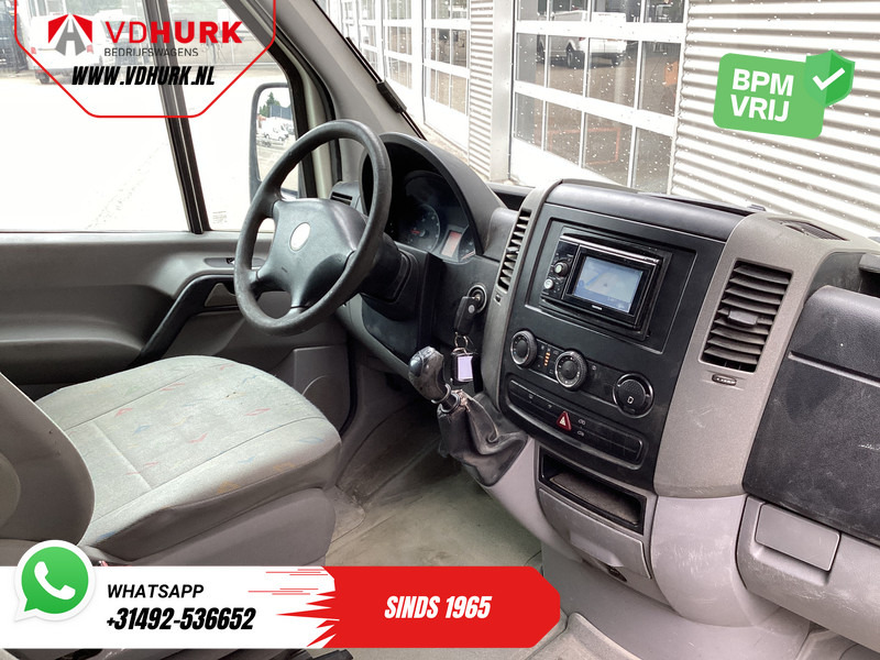 Volkswagen Crafter 35 2.5 TDI EXPORT ONLY Riem V.V/ APK 5-2026/ Imperiaal/ Gev.stoel/ 2.8T trekverm./ Navi/ Trekhaak/ Airco - Van panel: gambar 3 Volkswagen Crafter 35 2.5 TDI EXPORT ONLY Riem V.V/ APK 5-2026/ Imperiaal/ Gev.stoel/ 2.8T trekverm./ Navi/ Trekhaak/ Airco - Van panel: gambar 3