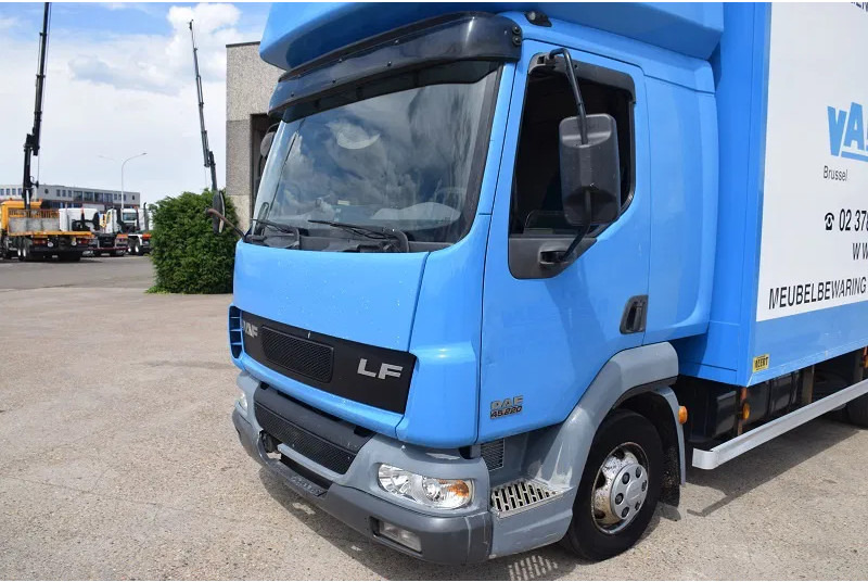 DAF LF 220 LF45 220 - Truk box: gambar 3 DAF LF 220 LF45 220 - Truk box: gambar 3