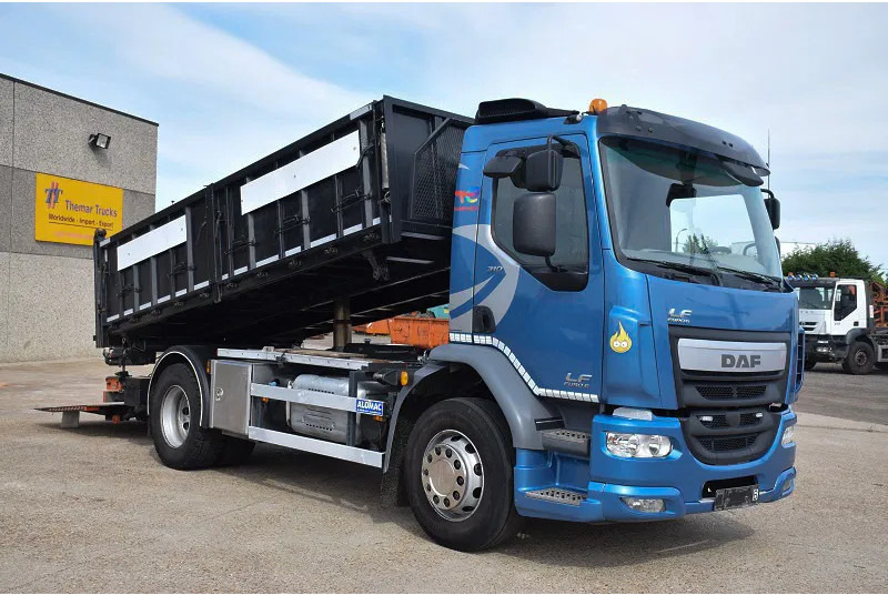 DAF LF 310 - Truk jungkit: gambar 1 DAF LF 310 - Truk jungkit: gambar 1