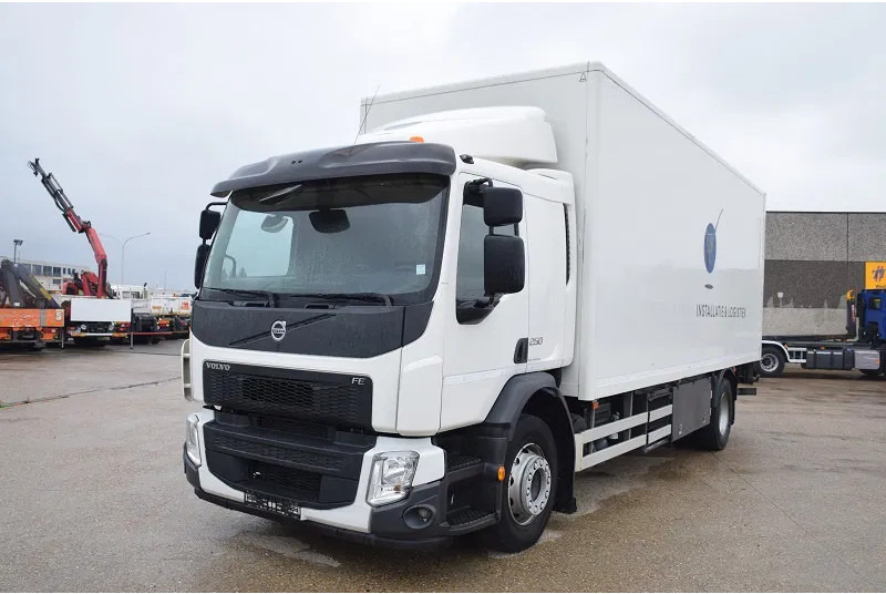 Volvo FE 250 - Truk box: gambar 2 Volvo FE 250 - Truk box: gambar 2
