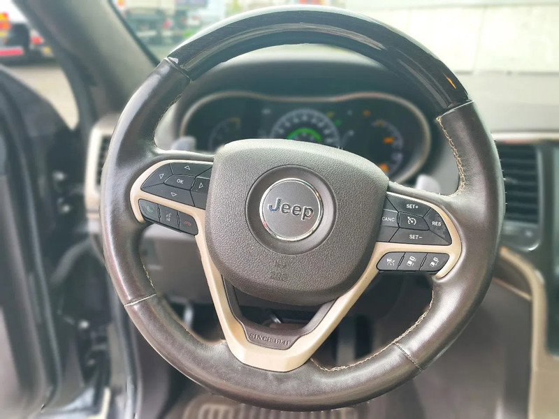 Jeep Grand Cherokee Jeep Grand Cherokee *Export*AHK 2,9t*zetelverw. voor-achter*elektr. zetels*adaptive cruise control - Mobil: gambar 5 Jeep Grand Cherokee Jeep Grand Cherokee *Export*AHK 2,9t*zetelverw. voor-achter*elektr. zetels*adaptive cruise control - Mobil: gambar 5