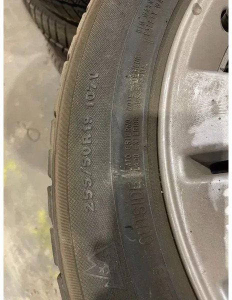 Kumho Kumho banden met Mercedes velgen 255/50 R19 107V - Roda/ Ban untuk Mobil: gambar 4 Kumho Kumho banden met Mercedes velgen 255/50 R19 107V - Roda/ Ban untuk Mobil: gambar 4