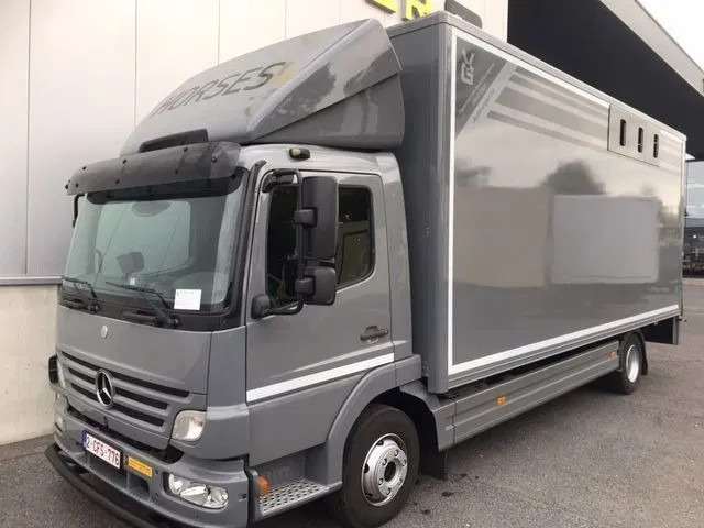 Mercedes-Benz Atego 1018 *Cruise control*Airco*Achteruitrijcamera*elektrische ruiten - Truk pengangkut kuda: gambar 1 Mercedes-Benz Atego 1018 *Cruise control*Airco*Achteruitrijcamera*elektrische ruiten - Truk pengangkut kuda: gambar 1