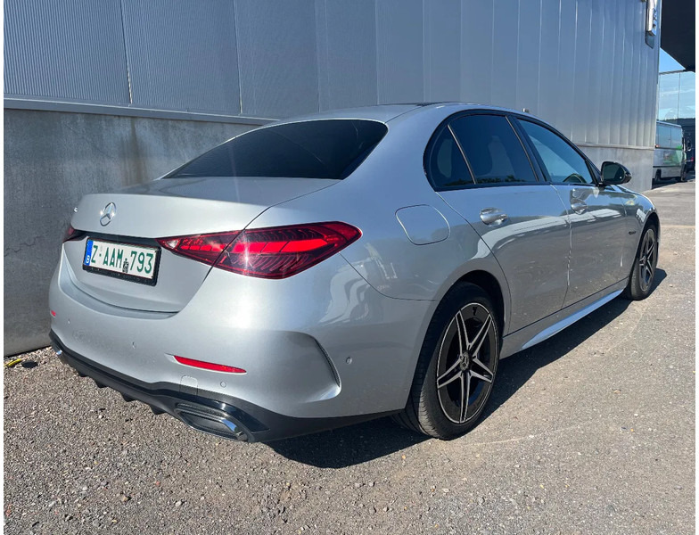 Mercedes-Benz C-Klasse C300e Sedan*AMG PAKKET*NIGHT PAKKET*HEADUPDISPL*360°CAM* - Mobil sedan: gambar 2 Mercedes-Benz C-Klasse C300e Sedan*AMG PAKKET*NIGHT PAKKET*HEADUPDISPL*360°CAM* - Mobil sedan: gambar 2