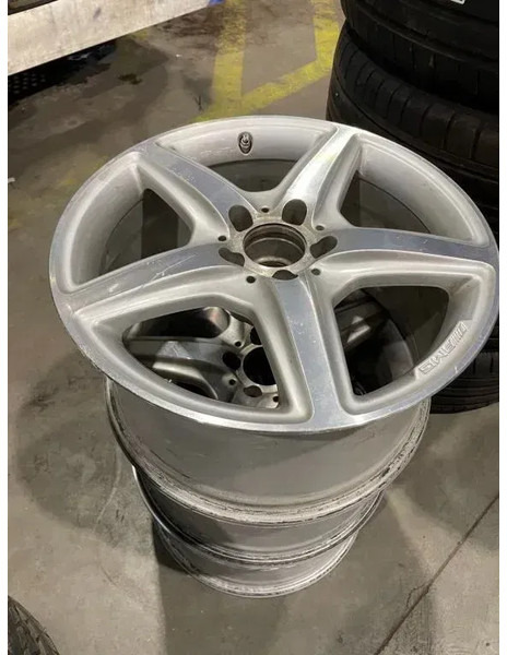 Mercedes-Benz *Occasie *3 velgen AMG* 18 inch - Pelek untuk Mobil: gambar 1 Mercedes-Benz *Occasie *3 velgen AMG* 18 inch - Pelek untuk Mobil: gambar 1