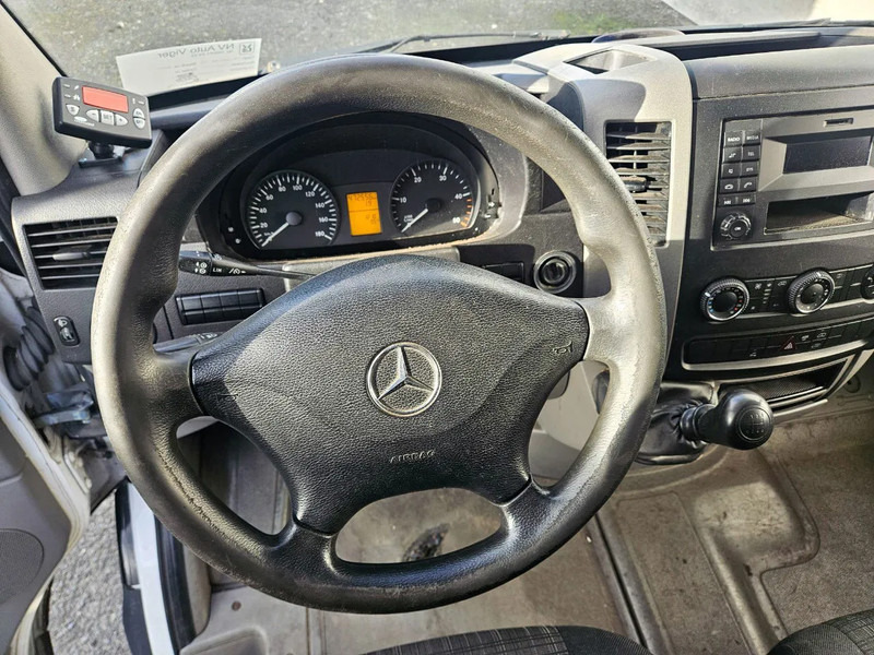 Mercedes-Benz Sprinter 313 - Van berpendingin: gambar 4 Mercedes-Benz Sprinter 313 - Van berpendingin: gambar 4