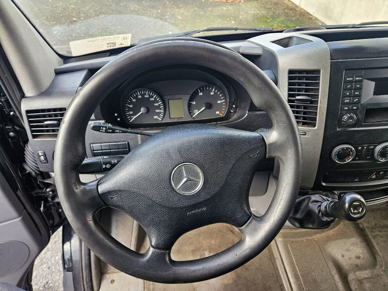Mercedes-Benz Sprinter 313 - Van berpendingin: gambar 4 Mercedes-Benz Sprinter 313 - Van berpendingin: gambar 4