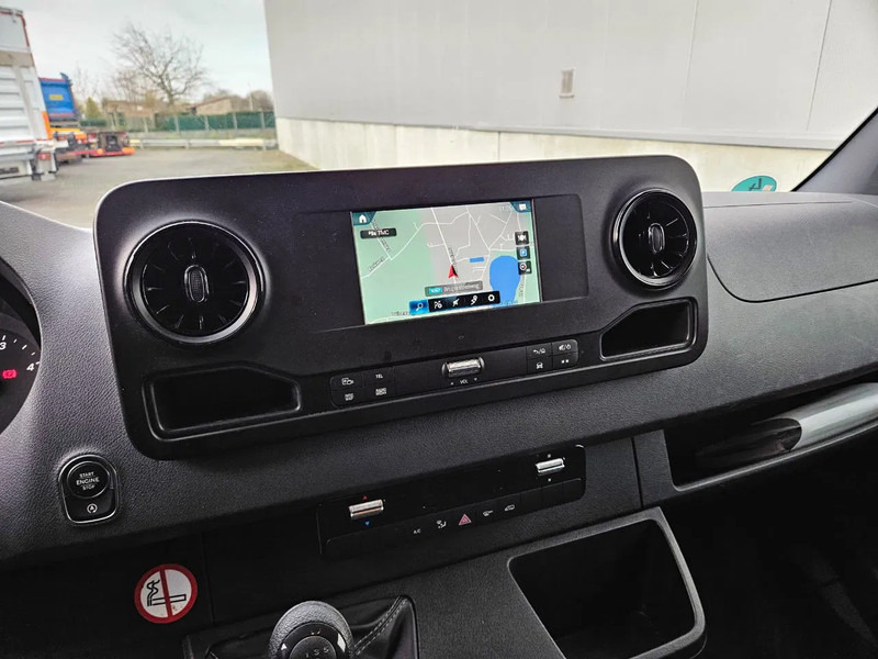Mercedes-Benz Sprinter 317 L2H2*Achteruitrijcamera*360°camera*Zetelverwarming* - Van panel: gambar 5 Mercedes-Benz Sprinter 317 L2H2*Achteruitrijcamera*360°camera*Zetelverwarming* - Van panel: gambar 5
