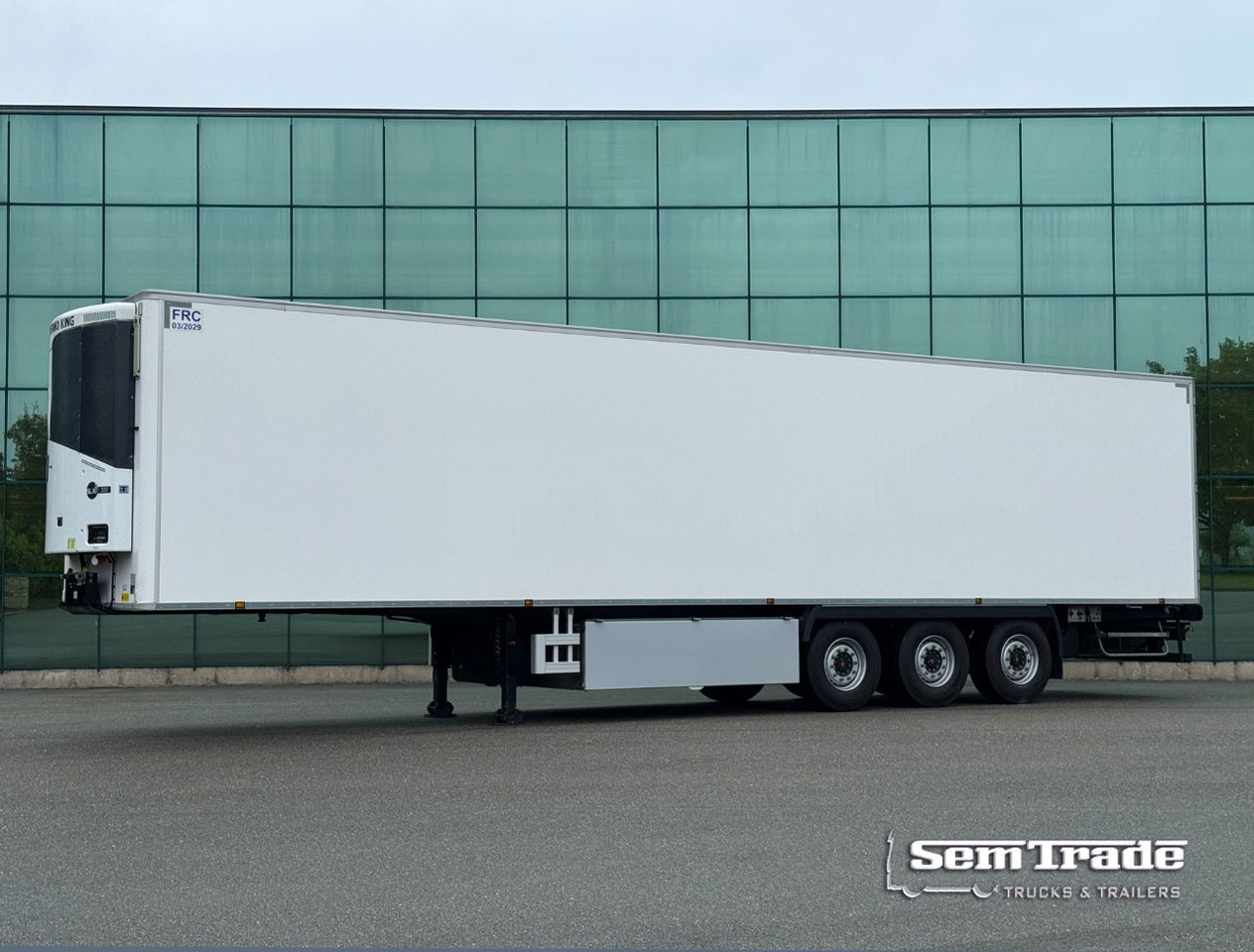 Chereau CSD3 247 CM Wide 265 CM High Thermo King SLXi300 With Only 850 Hours NEW - Semi-trailer berpendingin: gambar 1 Chereau CSD3 247 CM Wide 265 CM High Thermo King SLXi300 With Only 850 Hours NEW - Semi-trailer berpendingin: gambar 1