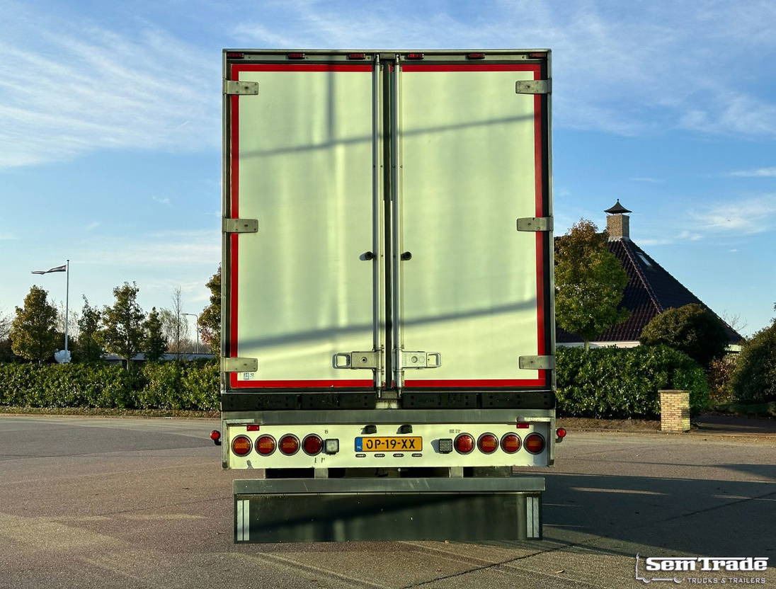 Chereau Renders Carrier Maxima 1300 2X Steering Axle 1X Lift Axle Disc Brakes - Semi-trailer berpendingin: gambar 4 Chereau Renders Carrier Maxima 1300 2X Steering Axle 1X Lift Axle Disc Brakes - Semi-trailer berpendingin: gambar 4