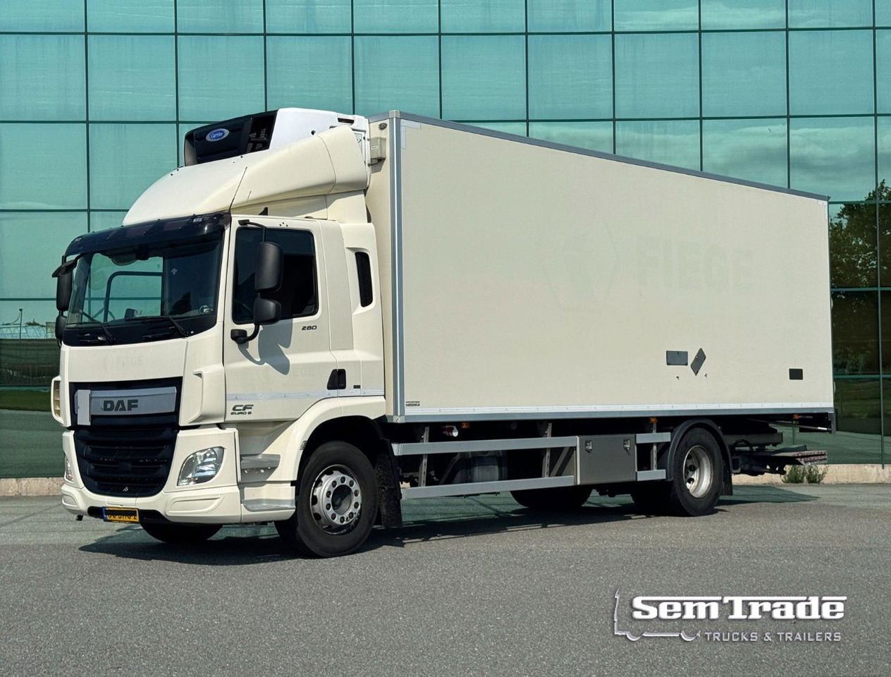 DAF CF 250 Carrier Supra 1150 Multi Temp 561.000 KM Tail Lift NL Truck - Truk berpendingin: gambar 1 DAF CF 250 Carrier Supra 1150 Multi Temp 561.000 KM Tail Lift NL Truck - Truk berpendingin: gambar 1