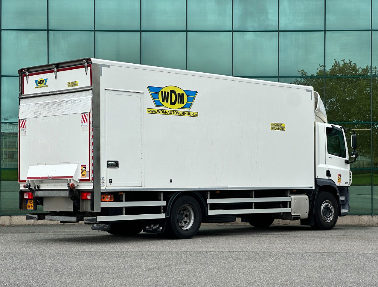 DAF CF 300 FA Only 215.000 KM 750 x 250 x 258 CM Inside TOP Condition NL Truck - Truk box: gambar 5 DAF CF 300 FA Only 215.000 KM 750 x 250 x 258 CM Inside TOP Condition NL Truck - Truk box: gambar 5