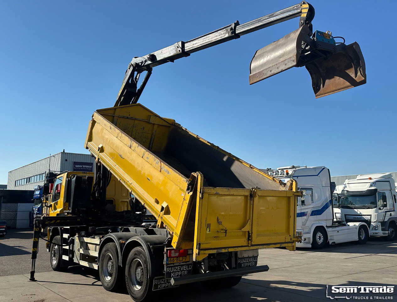 DAF CF 410 FAT 6X4 188.000 KM Palfinger 17 TON/Meter Kraan 2 Zijdige Ruizeveld K - Truk derek: gambar 2 DAF CF 410 FAT 6X4 188.000 KM Palfinger 17 TON/Meter Kraan 2 Zijdige Ruizeveld K - Truk derek: gambar 2