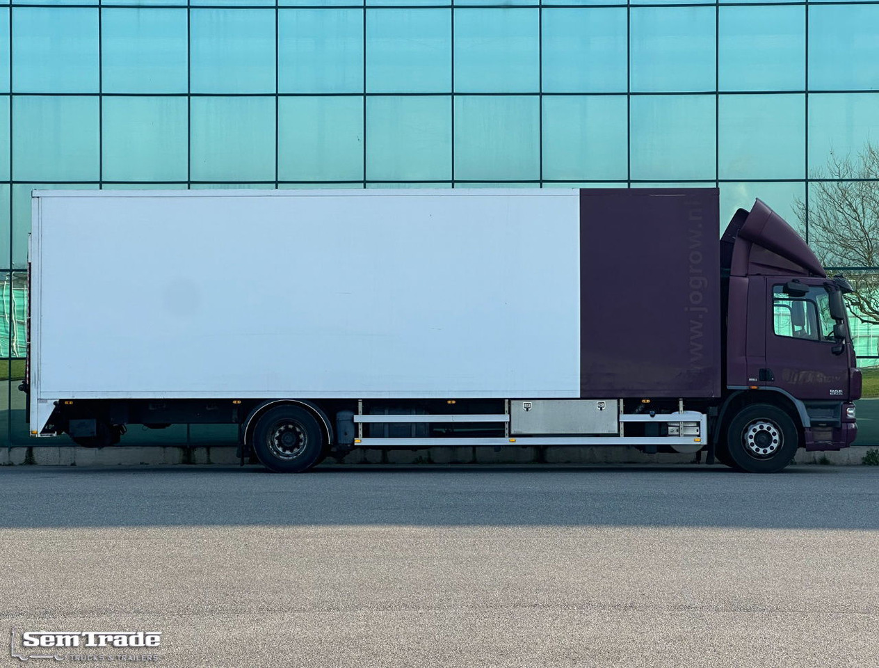 DAF CF 75 Isolated BOX + Heater Tail Lift 478.000 KM Holland-Truck - Truk box: gambar 5 DAF CF 75 Isolated BOX + Heater Tail Lift 478.000 KM Holland-Truck - Truk box: gambar 5