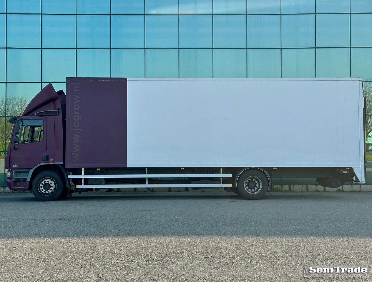 DAF CF 75 Isolated BOX + Heater Tail Lift 478.000 KM Holland-Truck - Truk box: gambar 2 DAF CF 75 Isolated BOX + Heater Tail Lift 478.000 KM Holland-Truck - Truk box: gambar 2