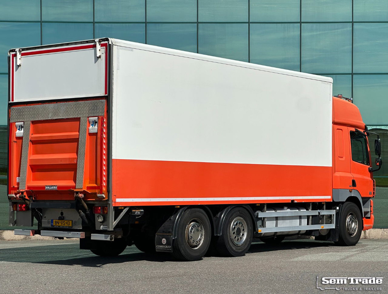 DAF CF 85.410 Airco Karhof BOX 750x250x270 CM Inside Tail Lift TOP Condition NL- - Truk box: gambar 4 DAF CF 85.410 Airco Karhof BOX 750x250x270 CM Inside Tail Lift TOP Condition NL- - Truk box: gambar 4
