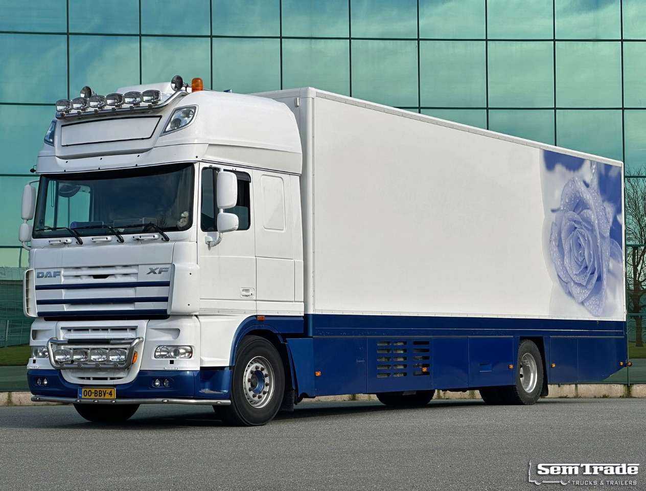 DAF XF 105.460 SSC 7 Karren BAK Bloemen Verkoop Koeling Klep Kachel - Truk berpendingin: gambar 1 DAF XF 105.460 SSC 7 Karren BAK Bloemen Verkoop Koeling Klep Kachel - Truk berpendingin: gambar 1