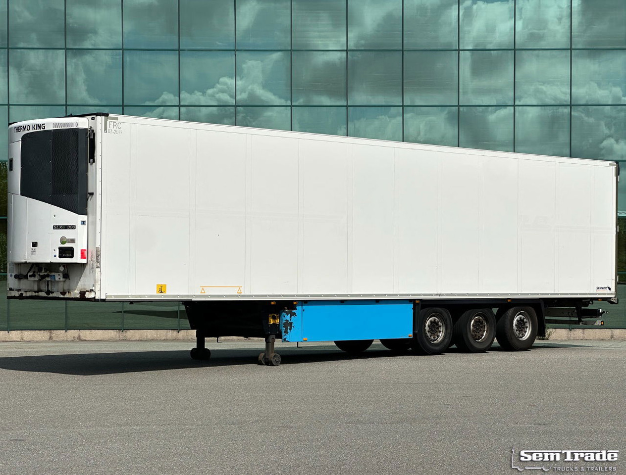 Diversen SCBS3B Thermo King SLXe 300 Lift Axle Holland Trailer 3 Pieces IN Stock - Semi-trailer berpendingin: gambar 1 Diversen SCBS3B Thermo King SLXe 300 Lift Axle Holland Trailer 3 Pieces IN Stock - Semi-trailer berpendingin: gambar 1