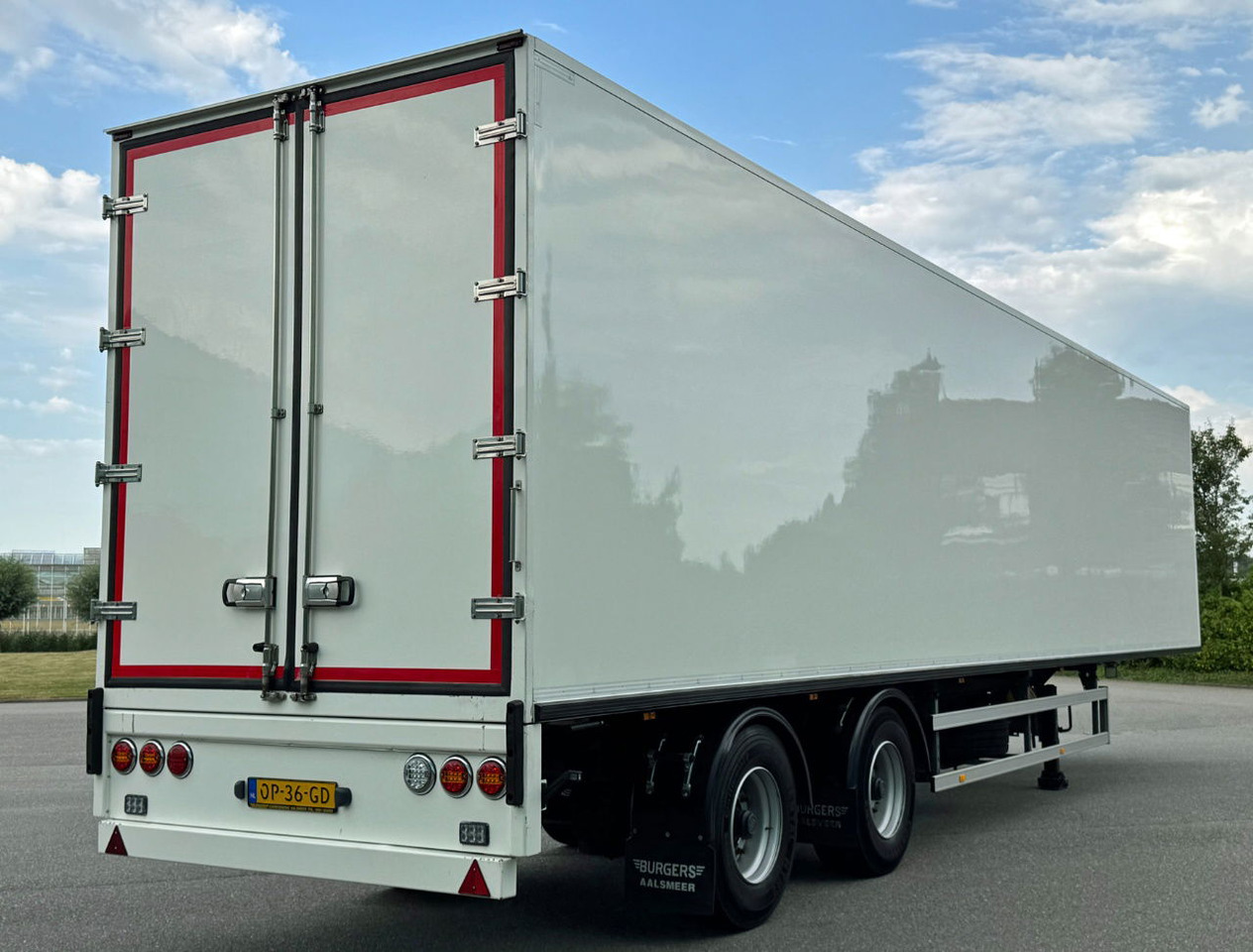 FAG 2 AS Burgers BAK Geisoleerd Gegalvaniseerd Chassis ZO Goed ALS Nieuw Direct Leverbaar 1325 x 244 x 267 CM Inwendig - Semi-trailer kotak tertutup: gambar 5 FAG 2 AS Burgers BAK Geisoleerd Gegalvaniseerd Chassis ZO Goed ALS Nieuw Direct Leverbaar 1325 x 244 x 267 CM Inwendig - Semi-trailer kotak tertutup: gambar 5