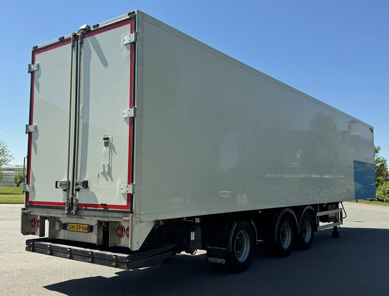 HTF HZP39 Heiwo Thermo King SL200e LOW Engine Hours Tail Lift Drum Brakes Steering Axle Lift Axle Holland-Trailer - Semi-trailer berpendingin: gambar 4 HTF HZP39 Heiwo Thermo King SL200e LOW Engine Hours Tail Lift Drum Brakes Steering Axle Lift Axle Holland-Trailer - Semi-trailer berpendingin: gambar 4