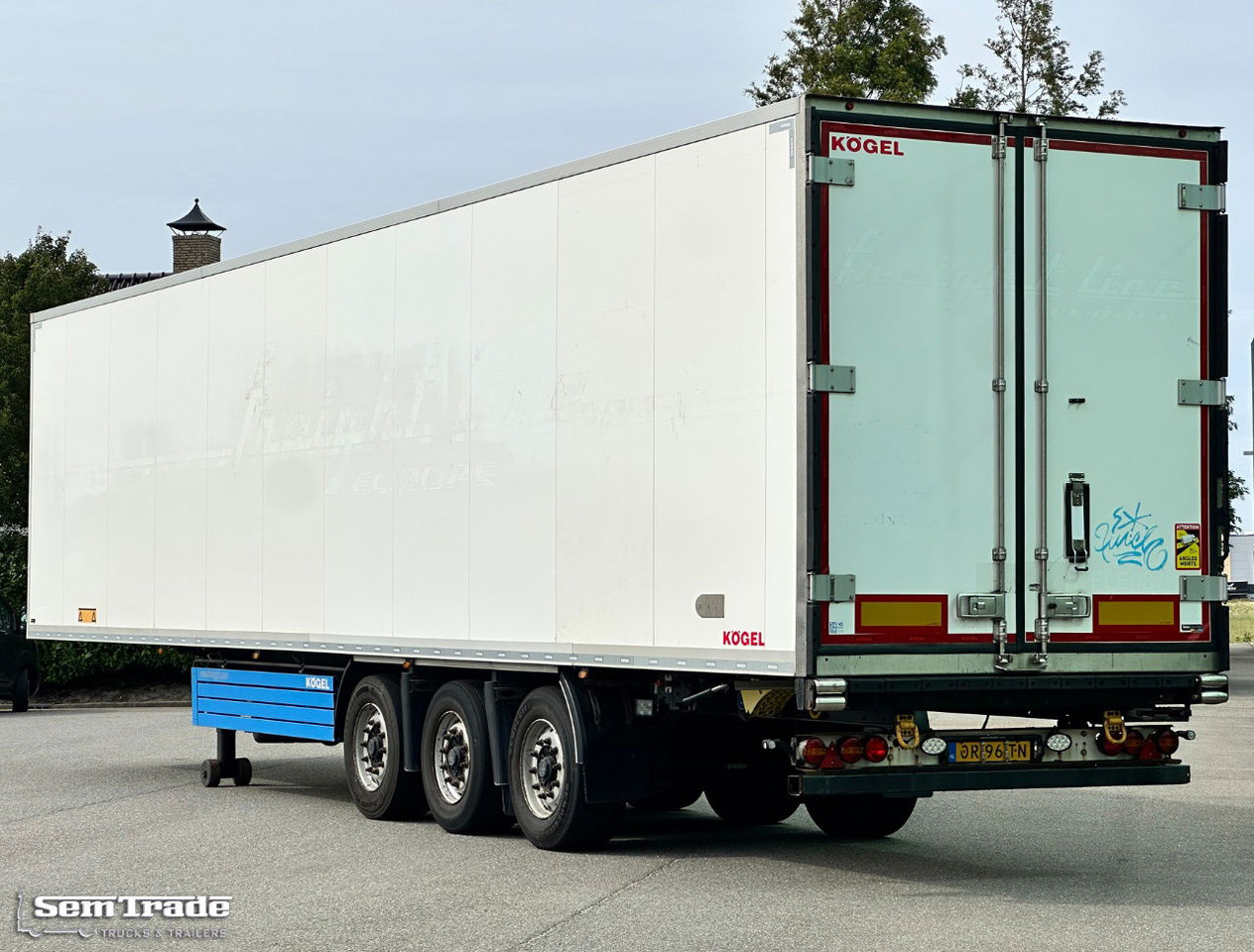 Kögel S24-4 Thermo King SLXi 300 Lift Axle 1340x250x270 CM Inside Super Condition - Semi-trailer berpendingin: gambar 3 Kögel S24-4 Thermo King SLXi 300 Lift Axle 1340x250x270 CM Inside Super Condition - Semi-trailer berpendingin: gambar 3