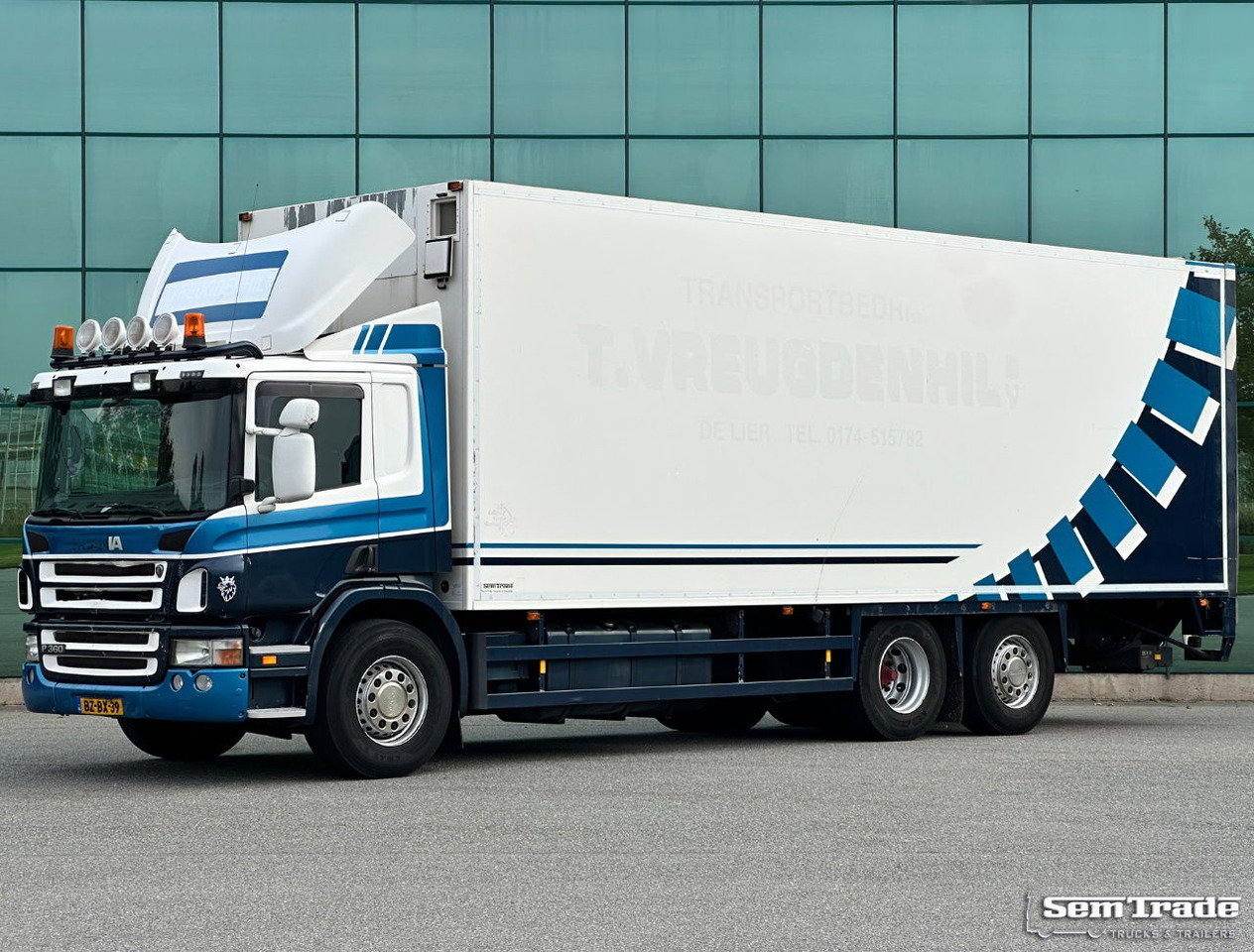 Truk box Scania P360 6X2 Euro 5 Manual Gearbox Tail Lift VAN Beurden Isolated BOX Holland-Truck: gambar 1