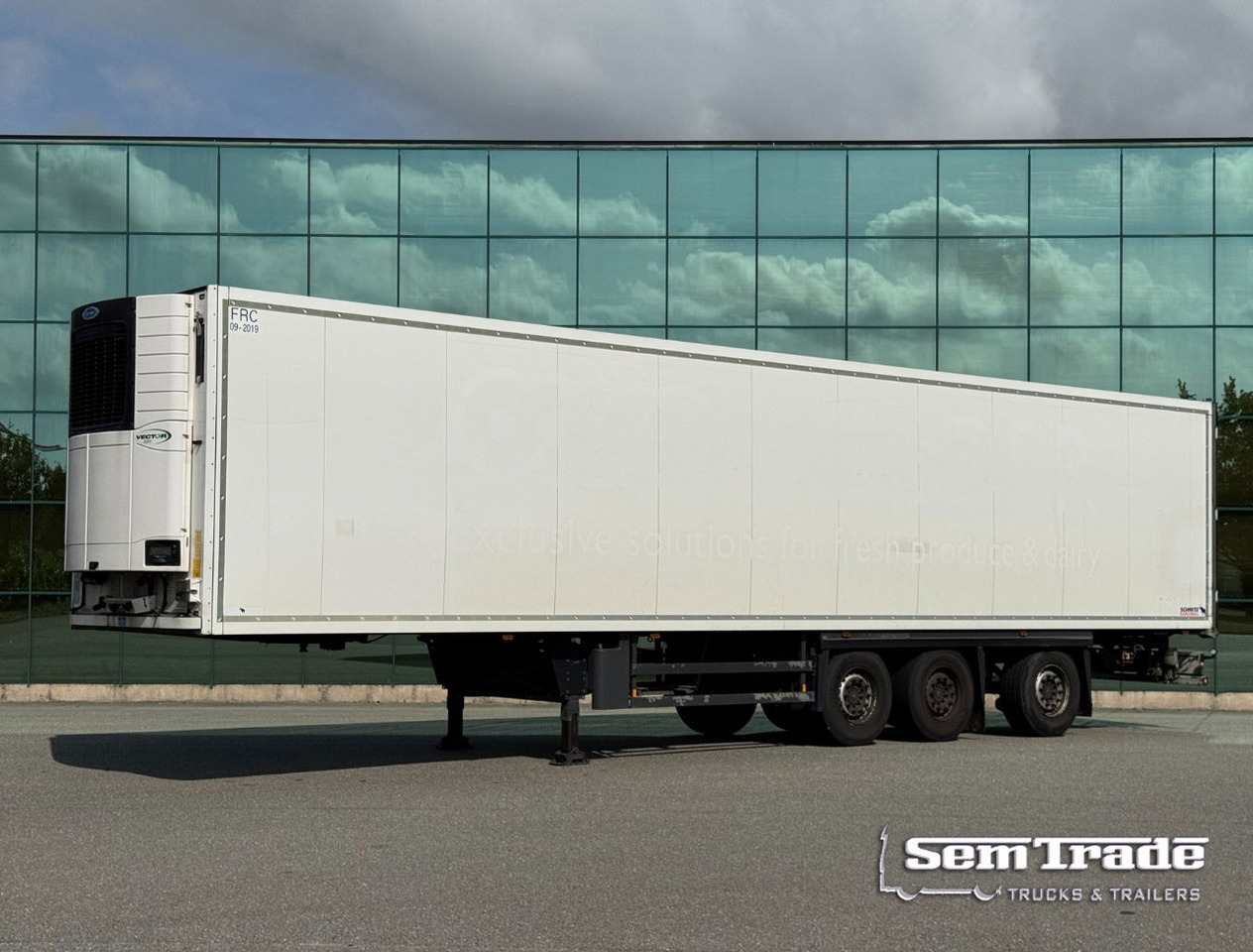 Schmitz Cargobull 3-AS Stuuras Carrier Vector 1550 Gegalvaniseerd Chassis Zeer Goede Banden TOP Staat NL Trailer - Semi-trailer berpendingin: gambar 1 Schmitz Cargobull 3-AS Stuuras Carrier Vector 1550 Gegalvaniseerd Chassis Zeer Goede Banden TOP Staat NL Trailer - Semi-trailer berpendingin: gambar 1