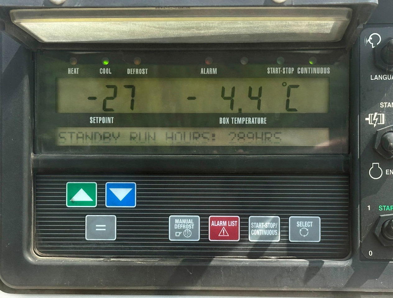 Semi-trailer berpendingin Schmitz Cargobull SCBS3B Carrier Vector 1550 Tail Lift 275 CM High Inside TOP Condition: gambar 10 Semi-trailer berpendingin Schmitz Cargobull SCBS3B Carrier Vector 1550 Tail Lift 275 CM High Inside TOP Condition: gambar 10