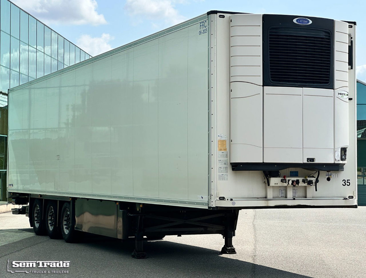 Semi-trailer berpendingin Schmitz Cargobull SCBS3B Carrier Vector 1550 Tail Lift 275 CM High Inside TOP Condition: gambar 6 Semi-trailer berpendingin Schmitz Cargobull SCBS3B Carrier Vector 1550 Tail Lift 275 CM High Inside TOP Condition: gambar 6