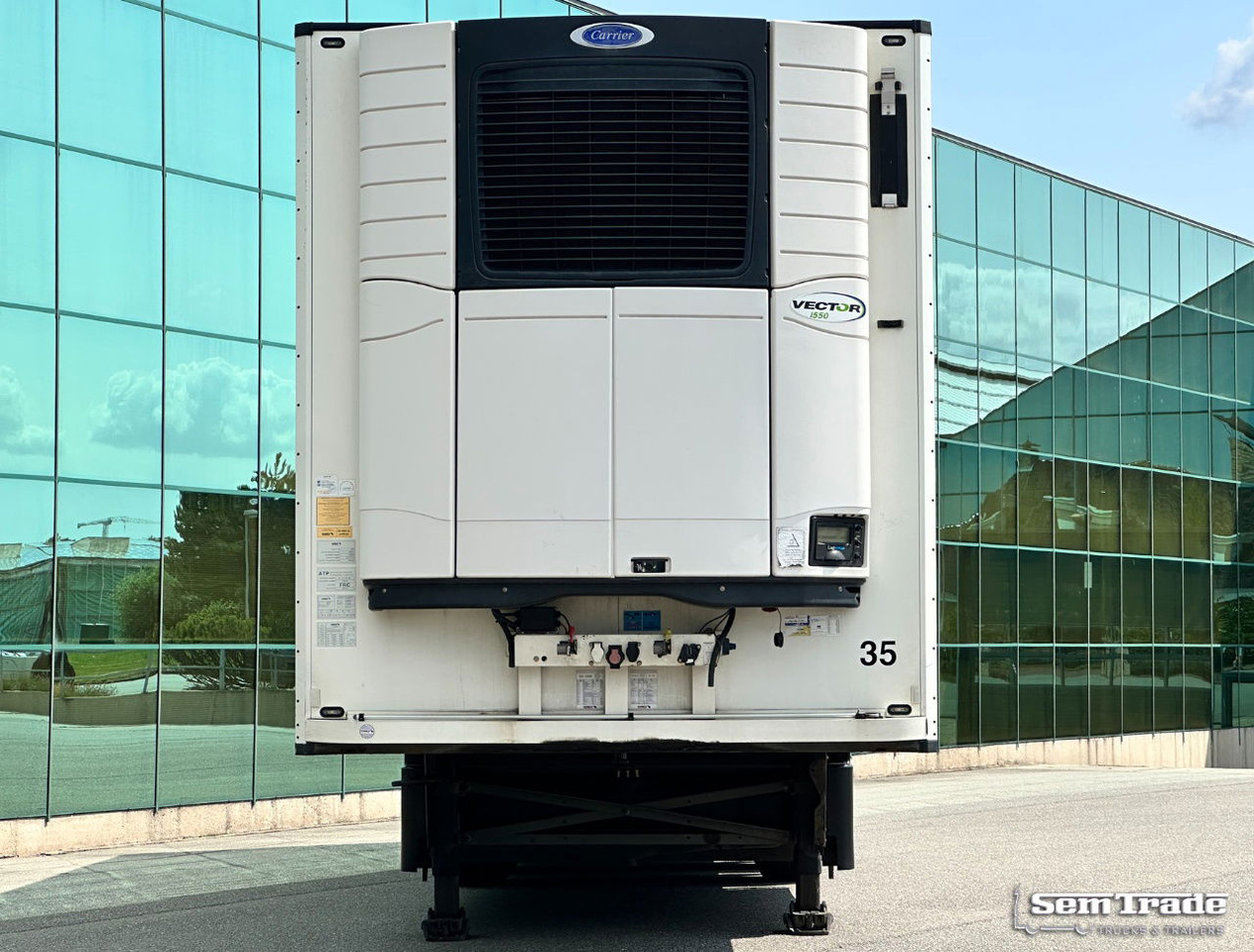 Semi-trailer berpendingin Schmitz Cargobull SCBS3B Carrier Vector 1550 Tail Lift 275 CM High Inside TOP Condition: gambar 7 Semi-trailer berpendingin Schmitz Cargobull SCBS3B Carrier Vector 1550 Tail Lift 275 CM High Inside TOP Condition: gambar 7