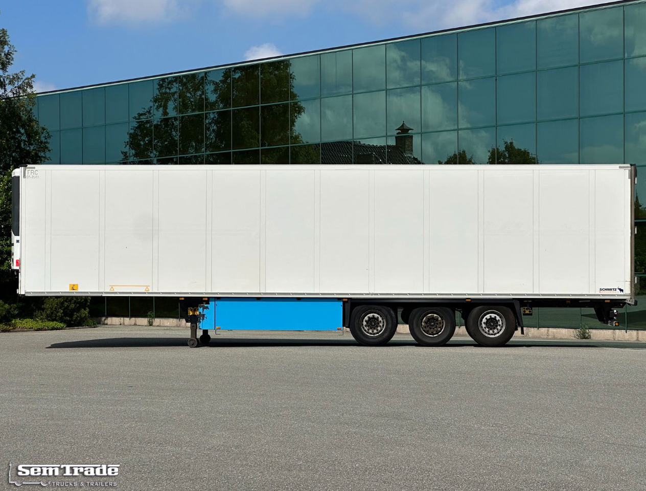 Schmitz Cargobull SCBS3B Thermo King SLXe 300 Lift Axle Holland-Trailer 4 Pieces IN Stock - Semi-trailer berpendingin: gambar 2 Schmitz Cargobull SCBS3B Thermo King SLXe 300 Lift Axle Holland-Trailer 4 Pieces IN Stock - Semi-trailer berpendingin: gambar 2