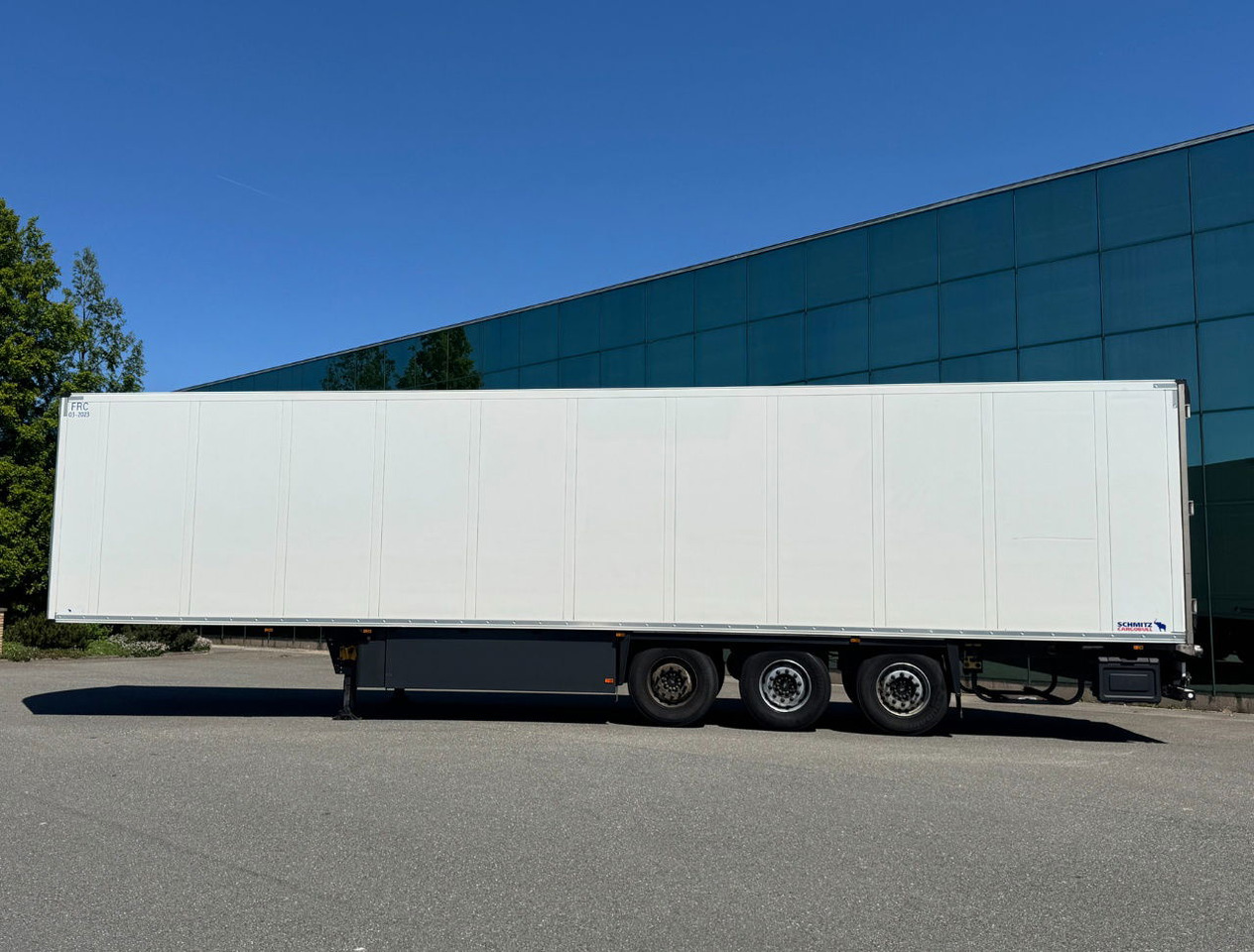 Schmitz Cargobull SCBS3B Thermo King SLXi300 Only 6.822 Hours Thick Roof Disc Brakes NEW TUV - Semi-trailer berpendingin: gambar 2 Schmitz Cargobull SCBS3B Thermo King SLXi300 Only 6.822 Hours Thick Roof Disc Brakes NEW TUV - Semi-trailer berpendingin: gambar 2