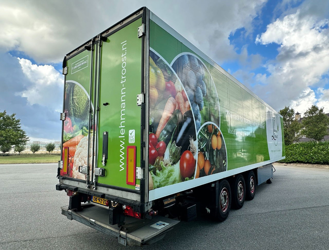 Schmitz Cargobull SKO 24 Thermo King SLX 200 Only 3645 Engine Hours 2X Lift Axle Flowerwide 270 CM High Inside Tail Lift NL-Trailer - Semi-trailer berpendingin: gambar 4 Schmitz Cargobull SKO 24 Thermo King SLX 200 Only 3645 Engine Hours 2X Lift Axle Flowerwide 270 CM High Inside Tail Lift NL-Trailer - Semi-trailer berpendingin: gambar 4