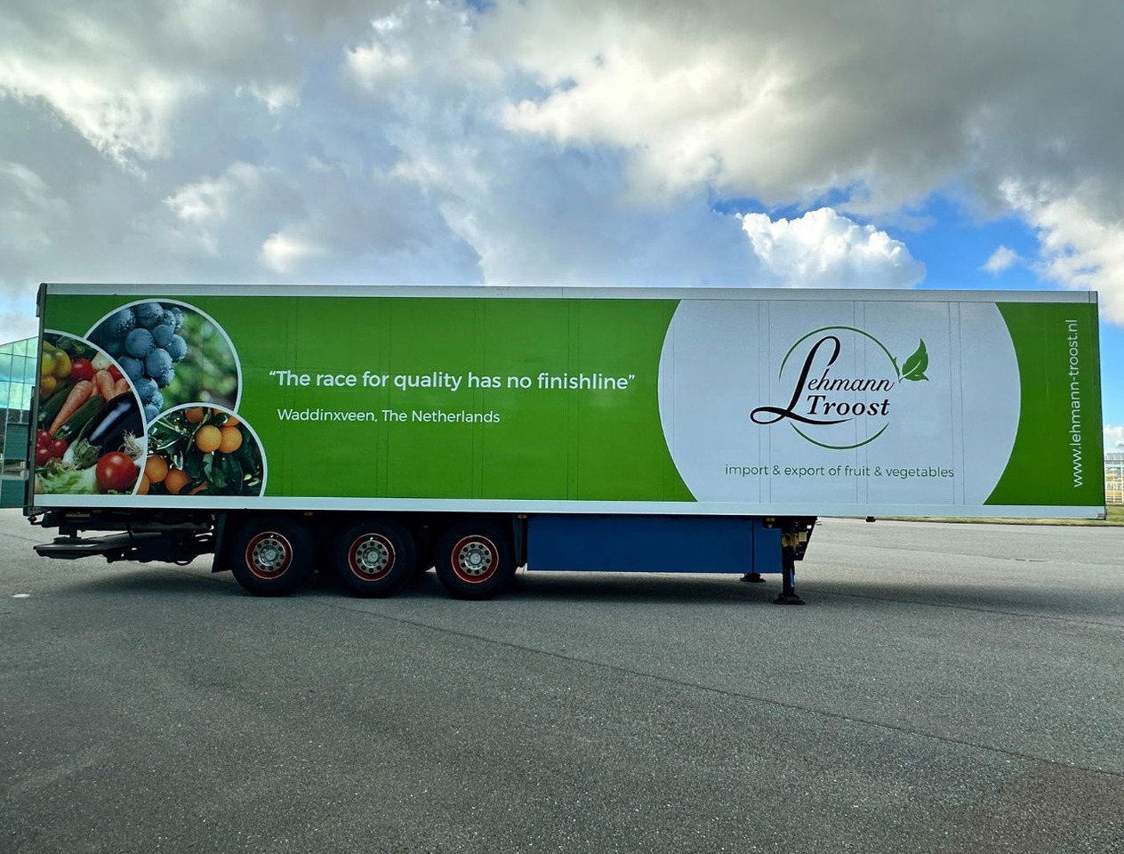 Schmitz Cargobull SKO 24 Thermo King SLX 200 Only 3645 Engine Hours 2X Lift Axle Flowerwide 270 CM High Inside Tail Lift NL-Trailer - Semi-trailer berpendingin: gambar 5 Schmitz Cargobull SKO 24 Thermo King SLX 200 Only 3645 Engine Hours 2X Lift Axle Flowerwide 270 CM High Inside Tail Lift NL-Trailer - Semi-trailer berpendingin: gambar 5