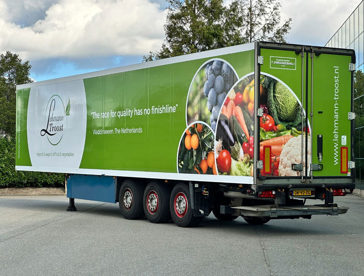 Schmitz Cargobull SKO 24 Thermo King SLX 200 Only 3645 Engine Hours 2X Lift Axle Flowerwide 270 CM High Inside Tail Lift NL-Trailer - Semi-trailer berpendingin: gambar 3 Schmitz Cargobull SKO 24 Thermo King SLX 200 Only 3645 Engine Hours 2X Lift Axle Flowerwide 270 CM High Inside Tail Lift NL-Trailer - Semi-trailer berpendingin: gambar 3