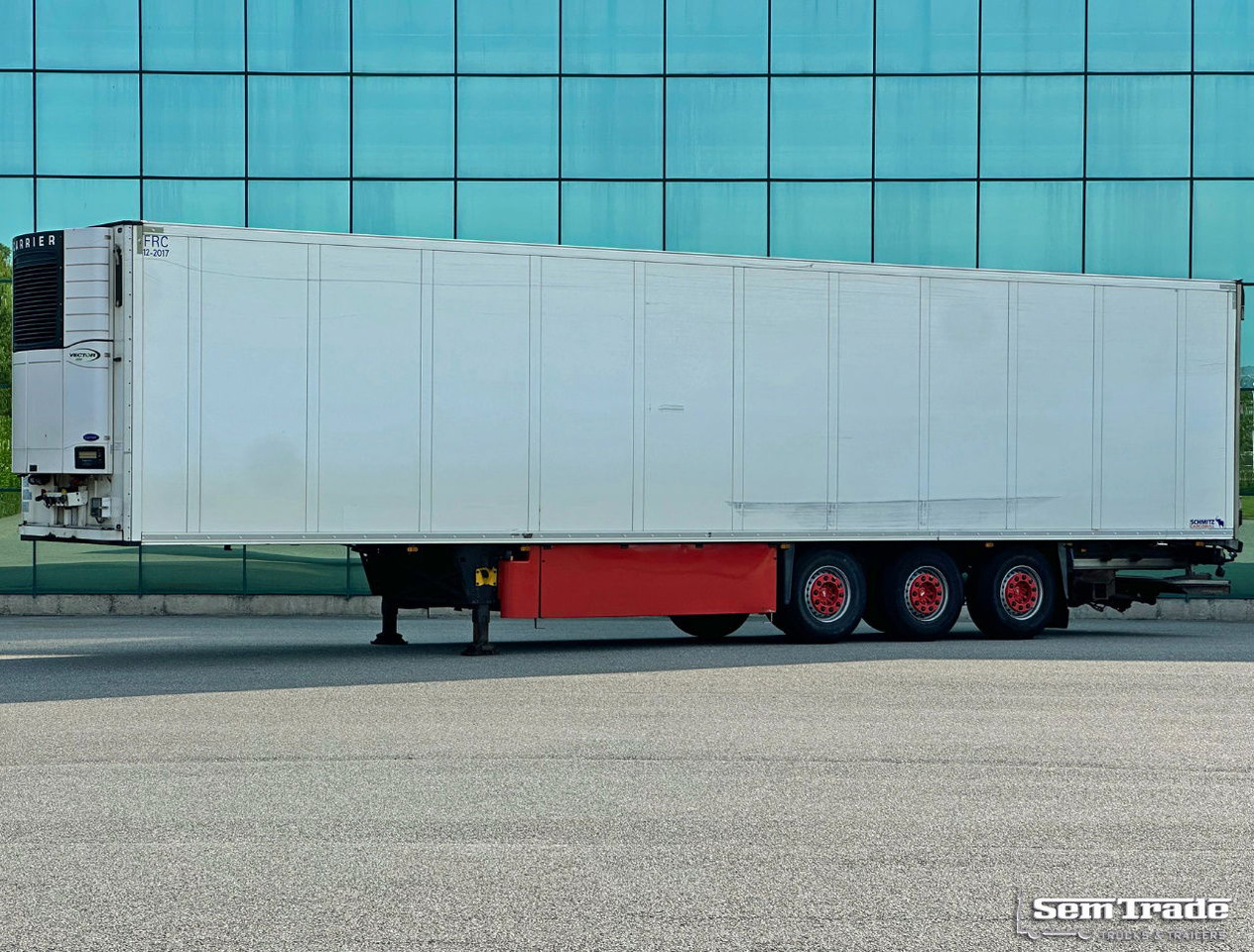 Schmitz Cargobull SKO24 Carrier Vector 1850 2X Lift Axle Flowerwide 270 CM High Holland Trailer - Semi-trailer berpendingin: gambar 1 Schmitz Cargobull SKO24 Carrier Vector 1850 2X Lift Axle Flowerwide 270 CM High Holland Trailer - Semi-trailer berpendingin: gambar 1