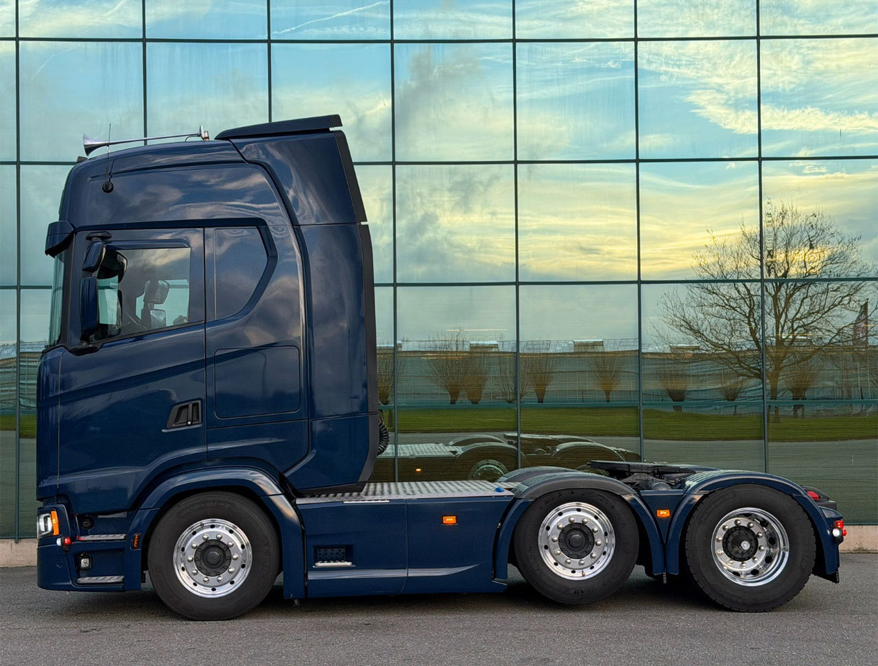 Scania S500 6X2 Highline Full AIR 2x Tanks NEW Condition NL Truck - Tractor head: gambar 2 Scania S500 6X2 Highline Full AIR 2x Tanks NEW Condition NL Truck - Tractor head: gambar 2